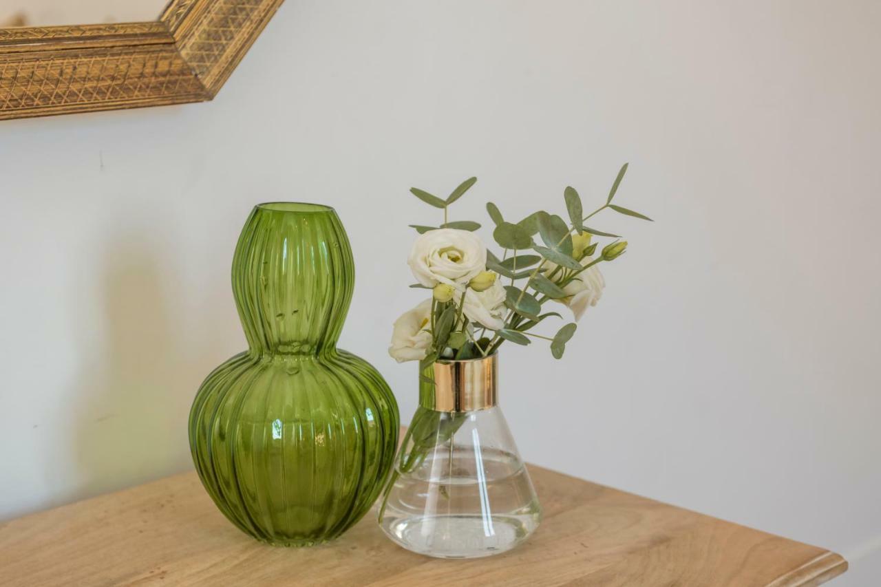 New! Spanish Step Design Rom