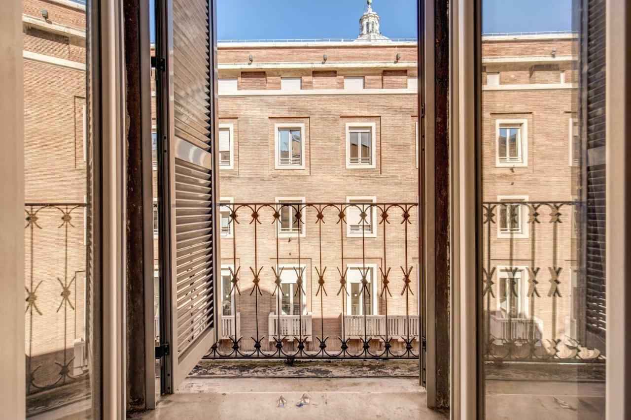 New! Spanish Step Design Apartamento
